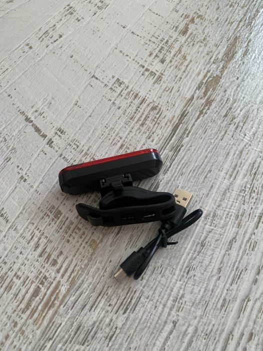 Задна LED стоп лампа за колело–лесен монтаж, ултра ярка, USB зареждане