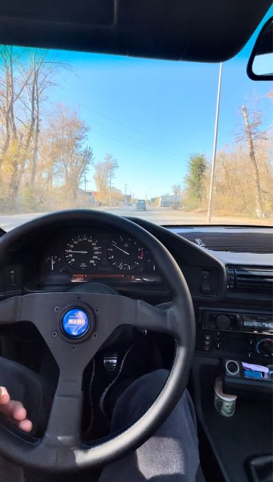 Руль спортивный стоял на бмв е34