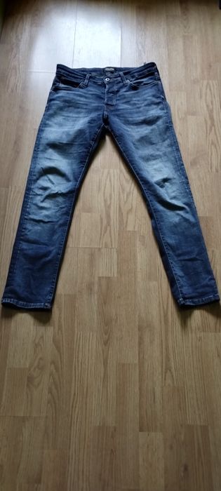 Продавам дънки Jack&Jones