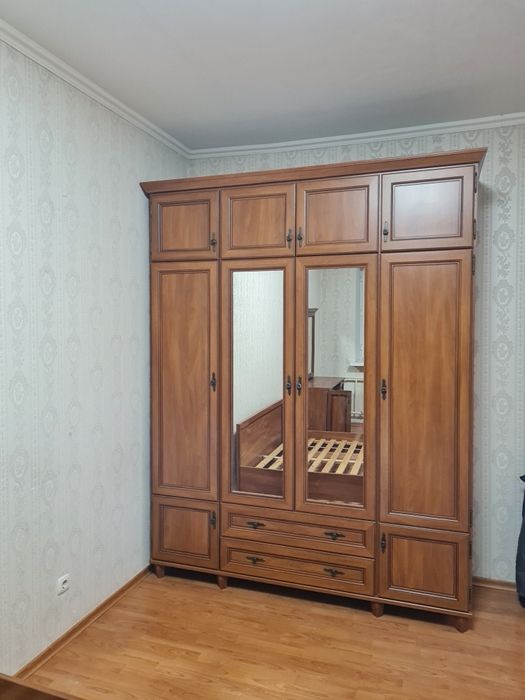 Продам спальный шкаф