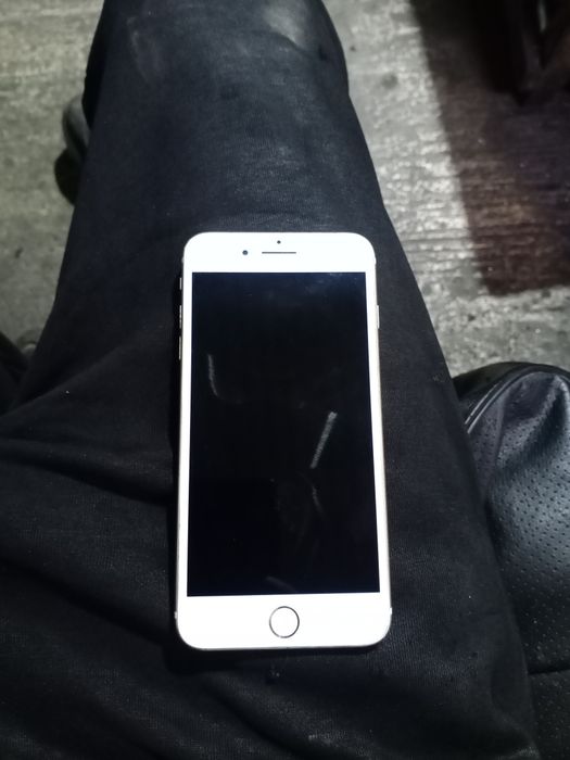 Продам Айфон 7 plus 128гб