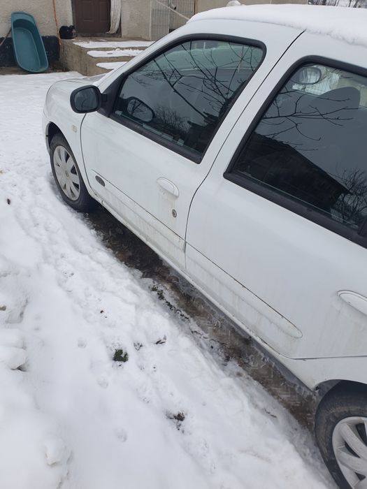 Vând Renault simbol