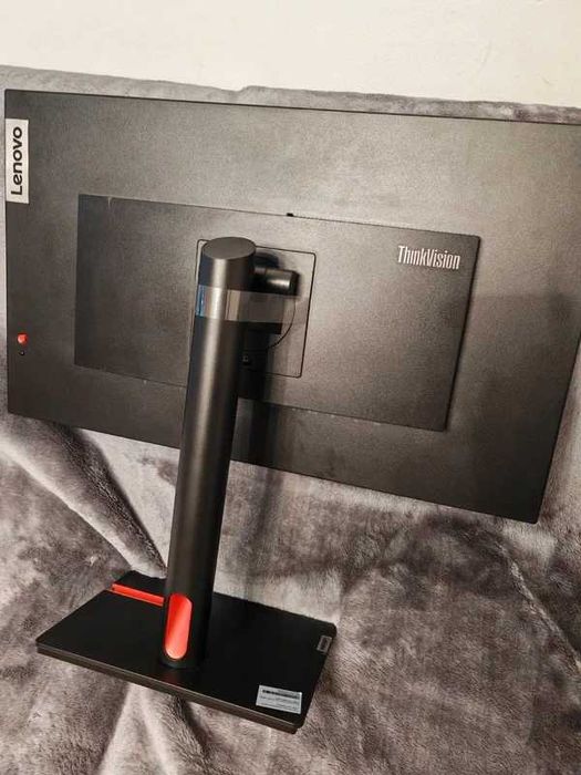 Lenovo ThinkVision T27h-30 – 27”, qhd, usb-cq, lan, stare excelentă