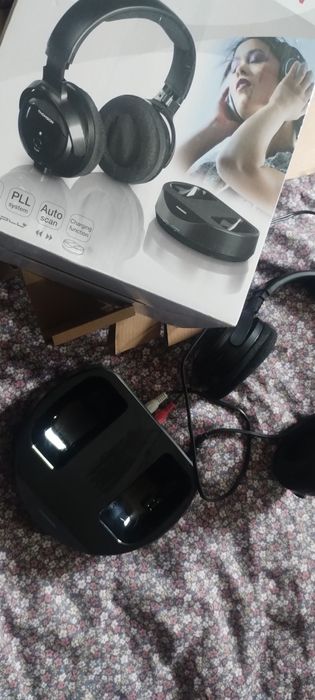 Casti wireless   aproape noi