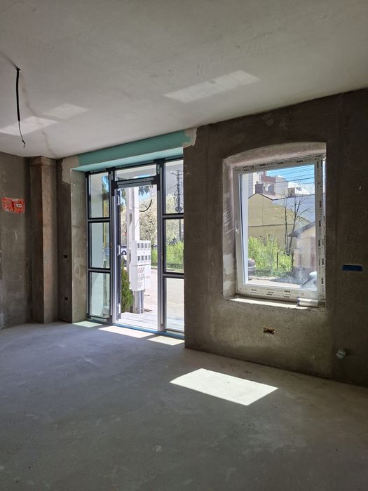 Inchiriez spatiu comercial 105 mp