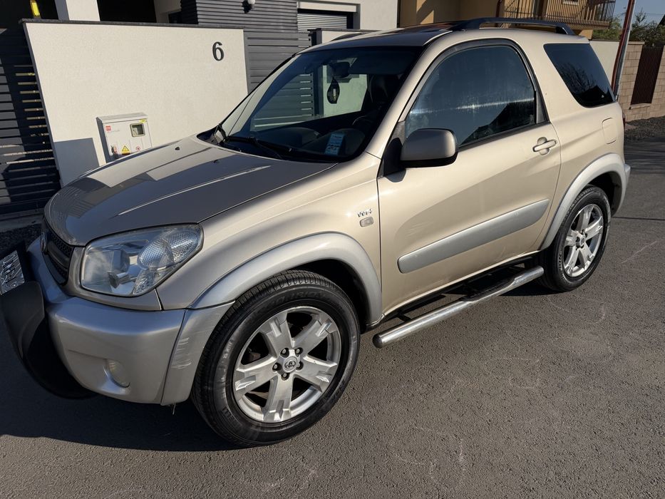 Vand Toyota Rav4 in 2 usi