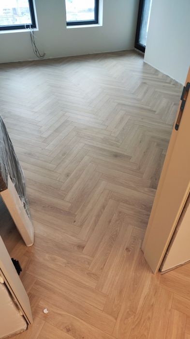 Професионален монтаж на паркет