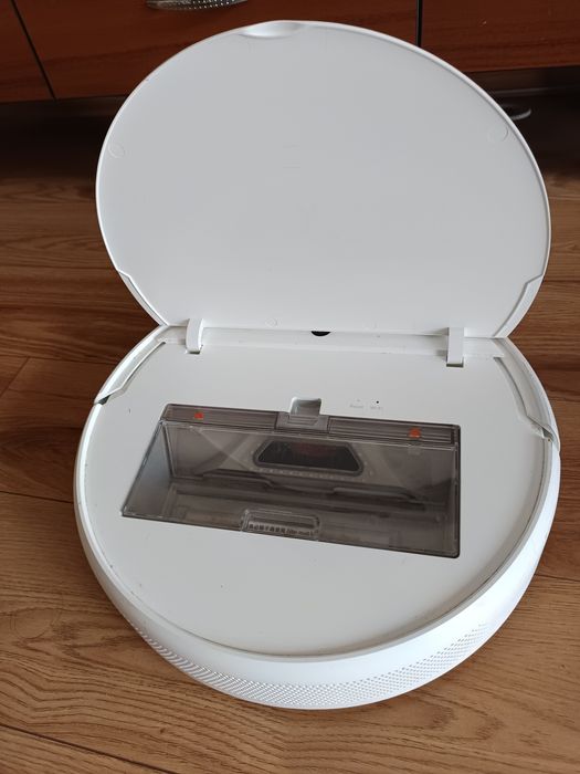 Робот за сухо и мокро почистване Xiaomi + подарък