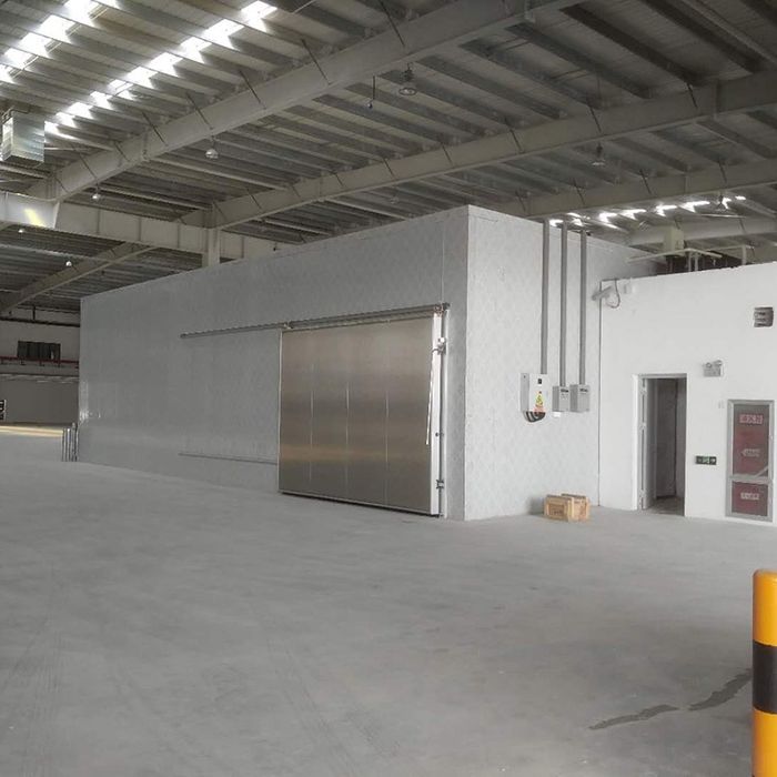 Camere frigorifice= Noi si SH/ depozite frigorifice/hale frigorifice/vitrine frigorifice/instalatii frigorifice
