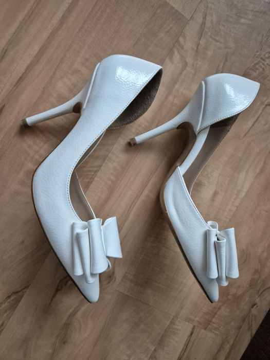 Vand pantofi de mireasa marimea 37