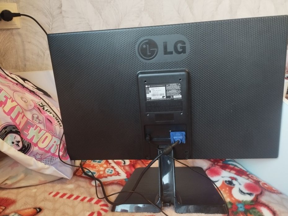 Монитор LG рабочий