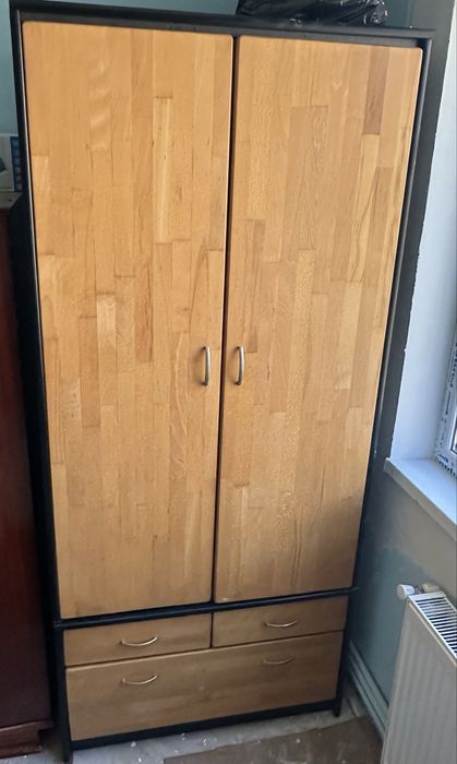 Dulap haine de culoare maro