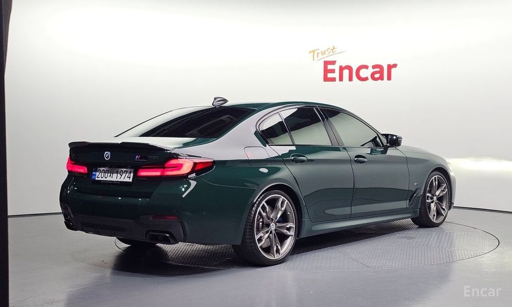 BMW M550i xdrive (2021)