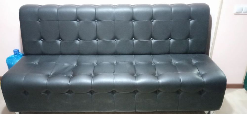 2ta Kojanniy divan sotiladi