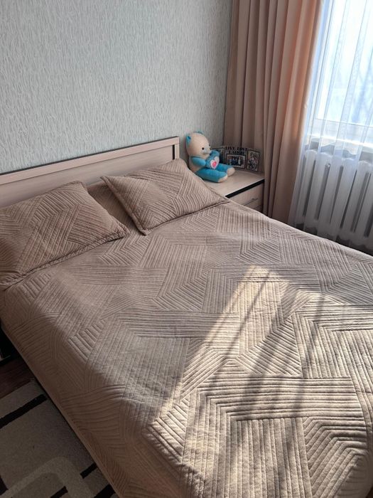 Продам спальный гарнитур