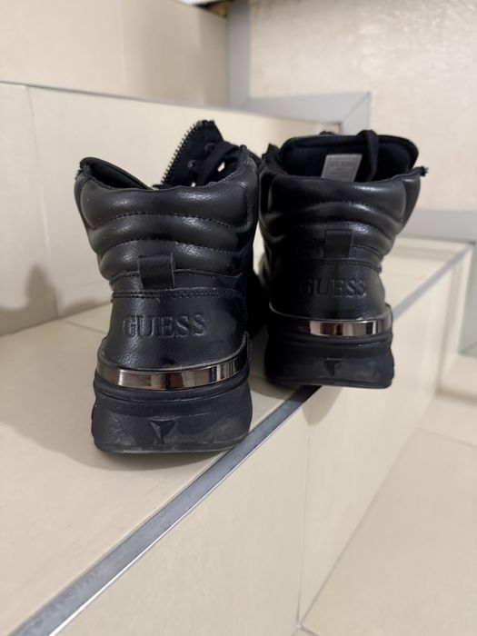 Обувки Guess естествена кожа…….