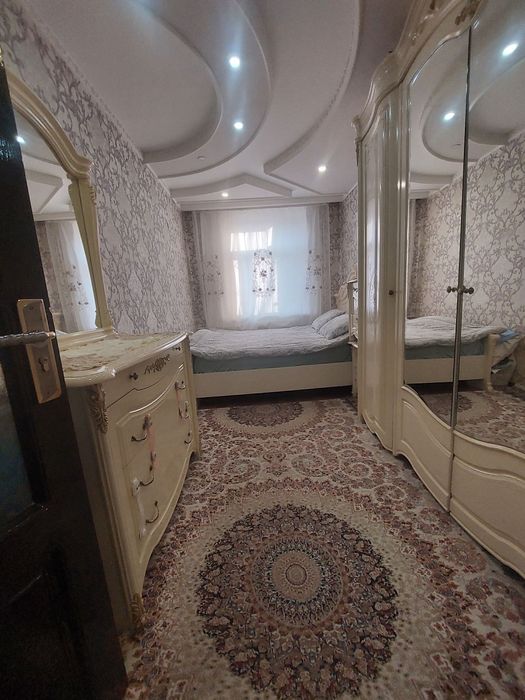 Kvartira sotila Uchtepa tumanida joylashgan 25 kvartalda 5 etaj 4 xona