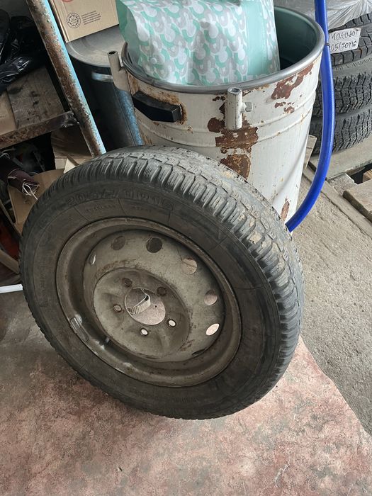 Продам на ниву колесо размер