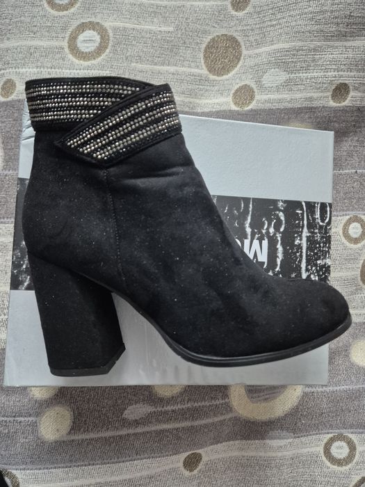 Женские полу сапожки замша