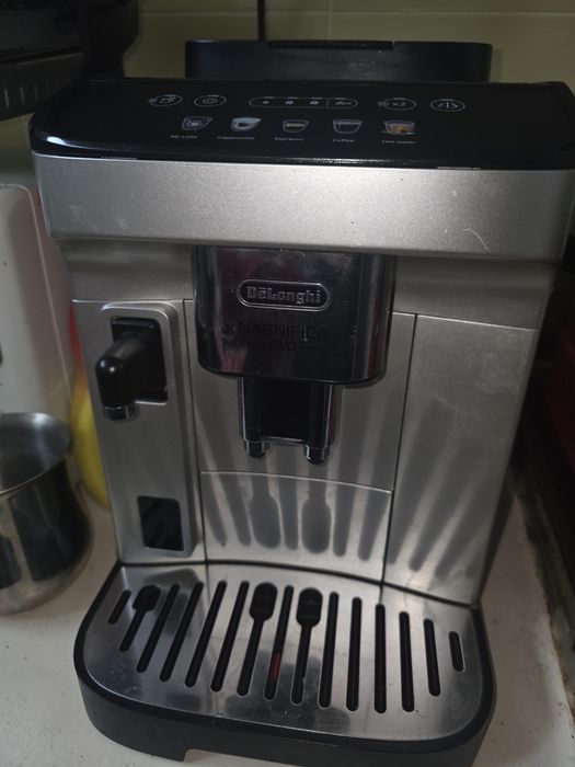 Expressor Delonghi Magnifica evo