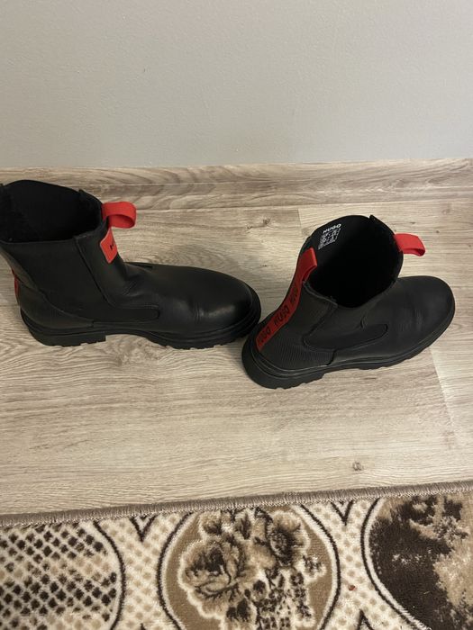 Дамски ботуши HUGO  36 номер