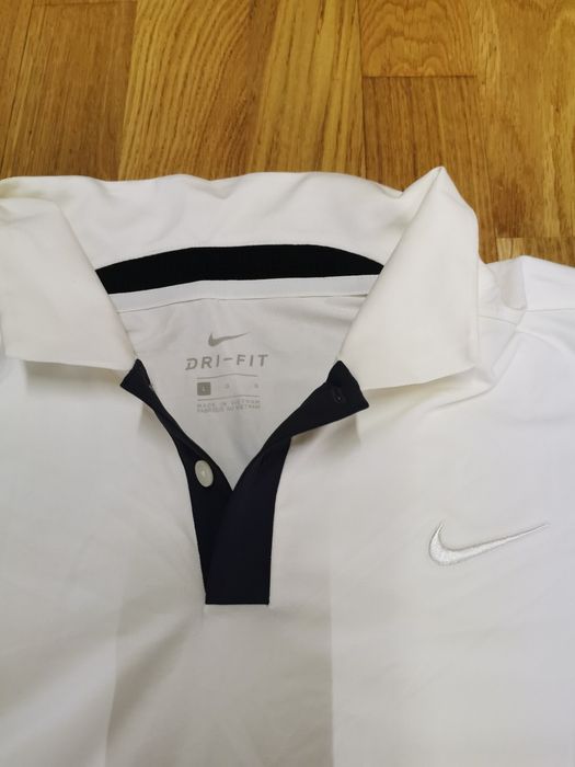 Tricou Nike cu guler