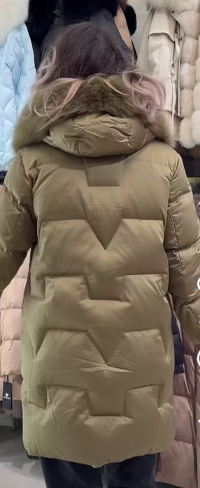 Продается пуховик женская