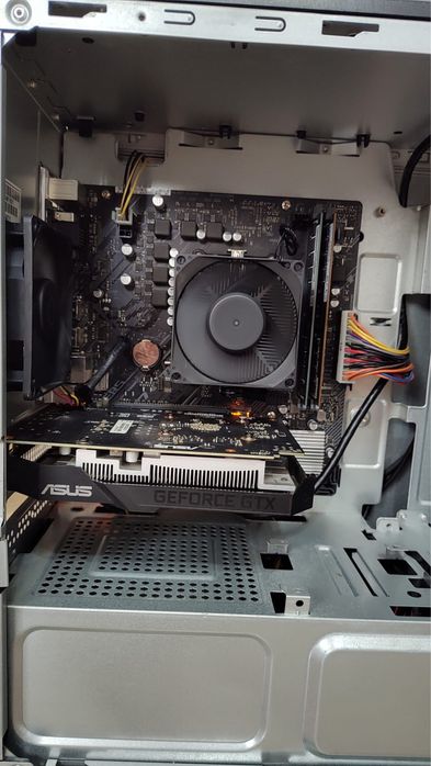 se vinde urgent sau schimb + diferenta din partea mea (depinde de caz)