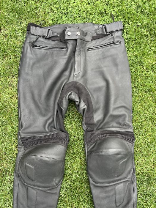 Pantaloni moto piele marca Stretfighter marimea 52