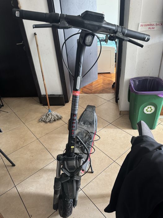 Trotinetă electrică Segway eKickScooter ZT3 Pro