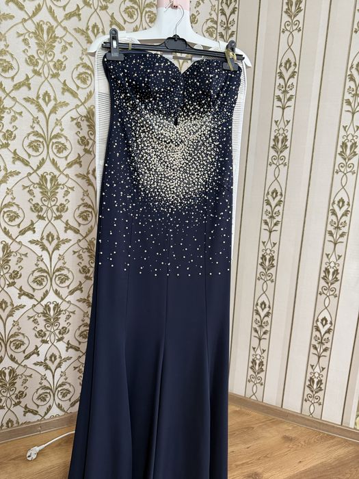 Вечернее платье с жемчугом