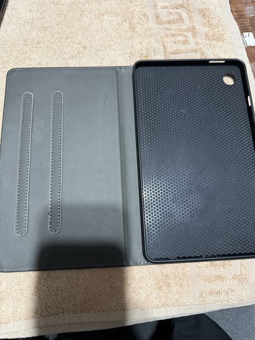 Продам планшет срочно , почти новый