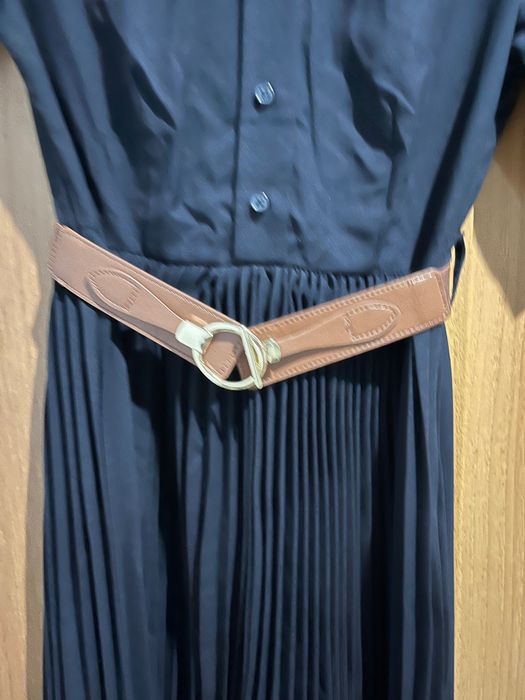 Нова елегантна рокля от reserved