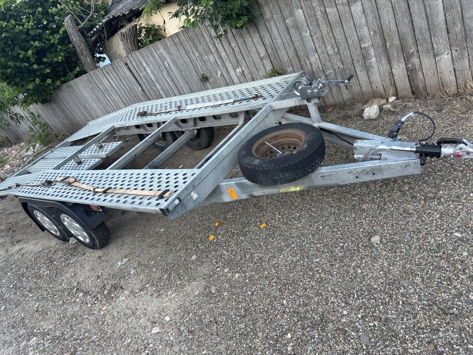Vând platforma auto