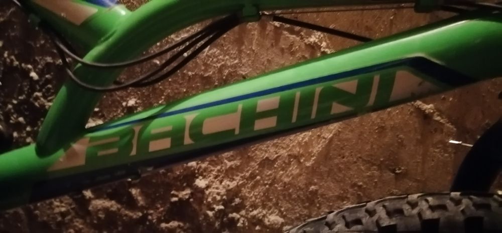 Велосипед 24" - 18  скорости.  Използуван с малки забележки!