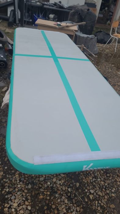 saltea gimnastica lasa aer la 2 zile secinmoair