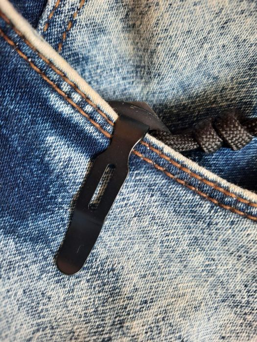 Здрав и надежден стоманен клипс за нож – сигурност и удобство в едно!