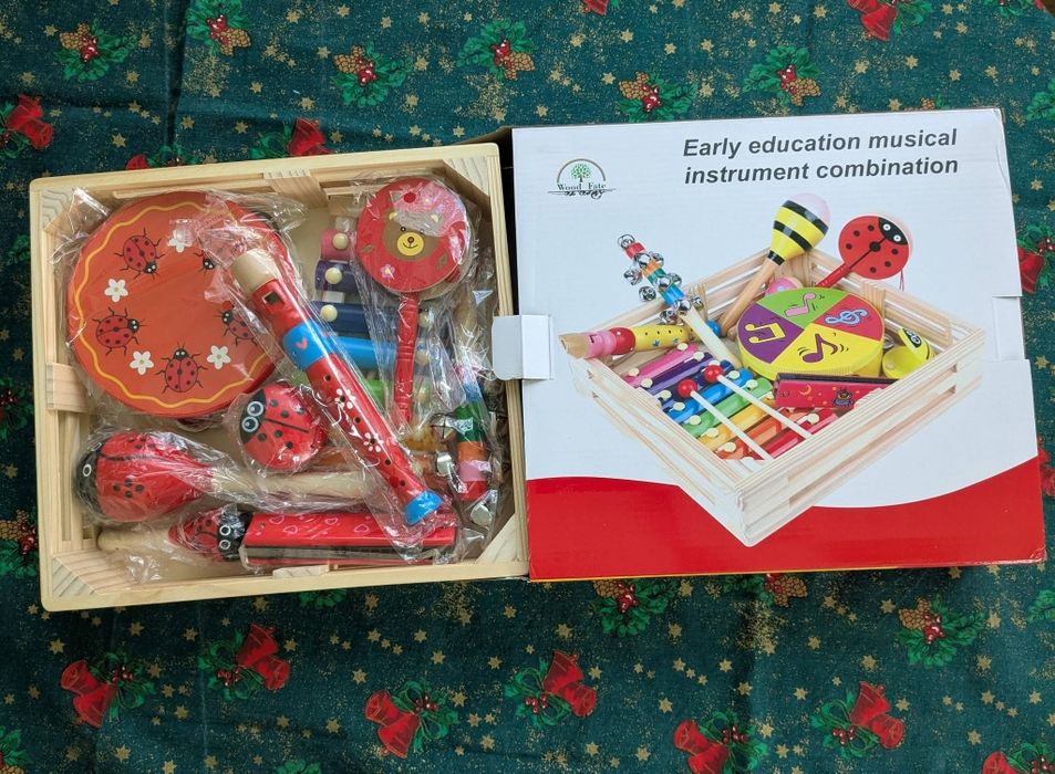 Instrumente muzicale de jucărie