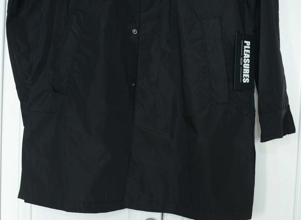 Pleasures S оригинальный плащ