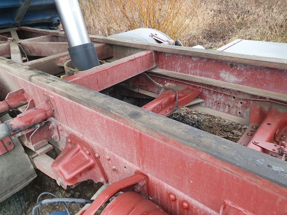 Iveco cu macara si basculabil originale de fabrică