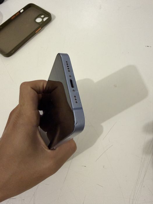 Продам Iphone 14