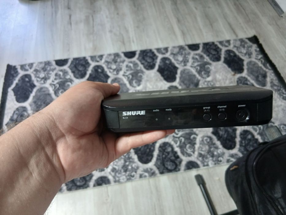 Vând Lavalieră Shure BLX4 în stare impecabila la prețul de 1700 lei, preț fix fără negocieri. Telefon:0765063305