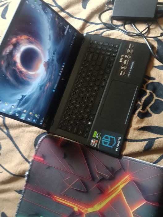 Vând laptop de gaming urgent în stare foarte buna