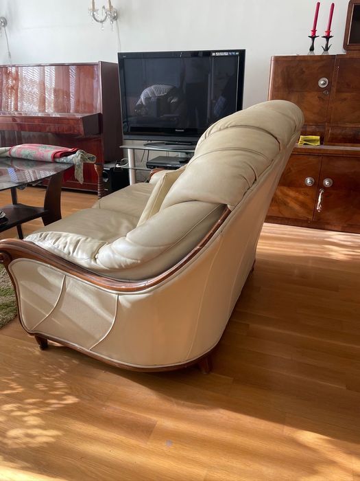 Два дивана и фотьойл