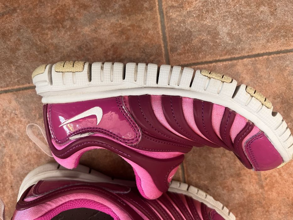 Adidasi, model Nike Free, pt fete, foarte comozi