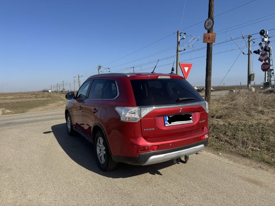 Mitsubishi Outlander 2016
