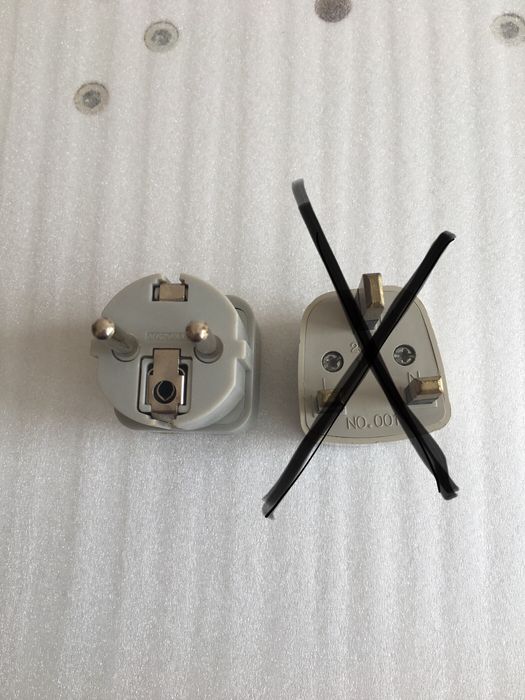 Адаптор за контакт за пътуване