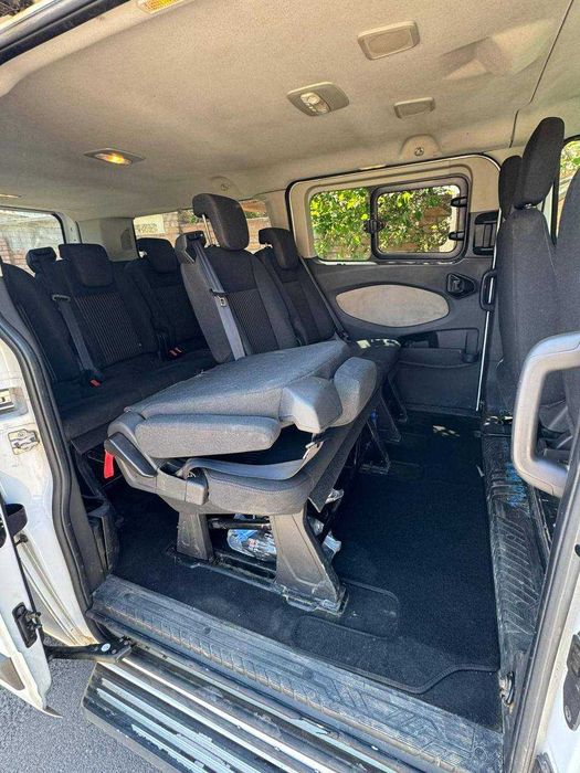 Vând Ford Tourneo 2017