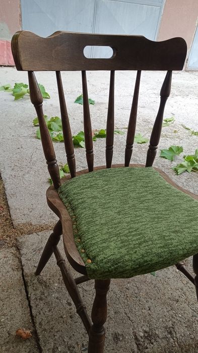 6 броя масивни стола Троянска мебел