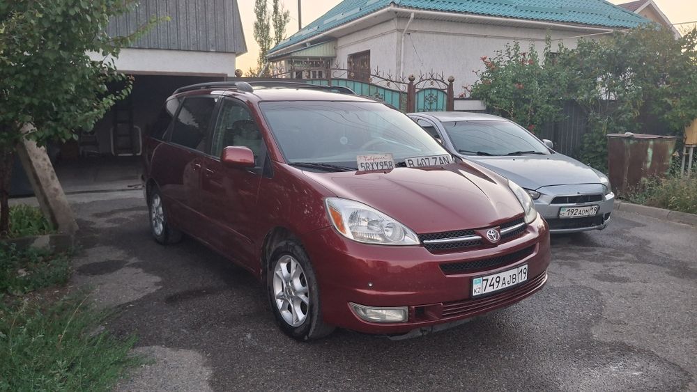 Tohota sienna 2005